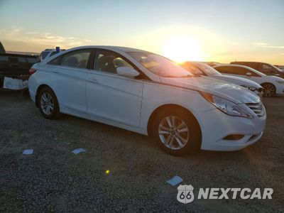 Czwarte zdjęcie samochodu z boku: 2013 HYUNDAI SONATA GLS VIN:5NPEB4AC3DH620026 - miniatura
