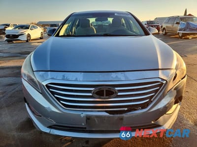 Piąte zdjęcie samochodu w środku: 2015 HYUNDAI SONATA SE VIN:5NPE24AF3FH072834 - miniatura