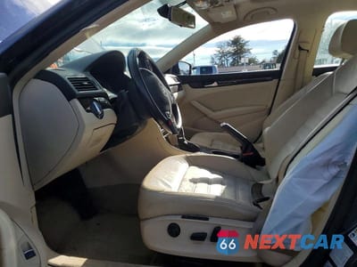 Zdjęcie 7 z 12 samochodu: 2015 VOLKSWAGEN PASSAT SEL VIN:1VWCS7A35FC018880 - miniatura