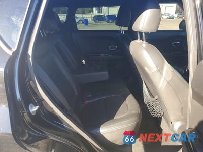 Zdjęcie 10 z 12 samochodu: 2014 KIA SOUL + VIN:KNDJP3A5XE7084001 - miniatura