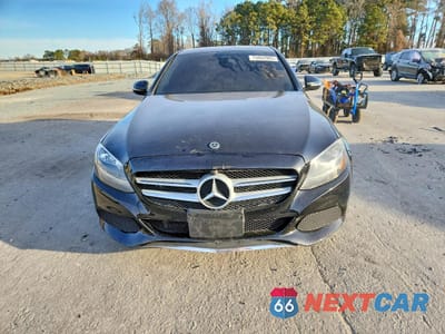 Piąte zdjęcie samochodu w środku: 2016 MERCEDES-BENZ C 300 4MATIC VIN:55SWF4KB2GU163693 - miniatura