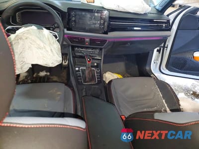 Zdjęcie 8 z 12 samochodu: 2025 VOLKSWAGEN JETTA GLI AUTOBAHN VIN:3VW2T7BU0SM086741 - miniatura