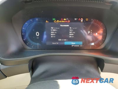 Zdjęcie 9 z 13 samochodu: 2025 VOLVO XC40 PLUS VIN:YV4L12UC5S2609227 - miniatura