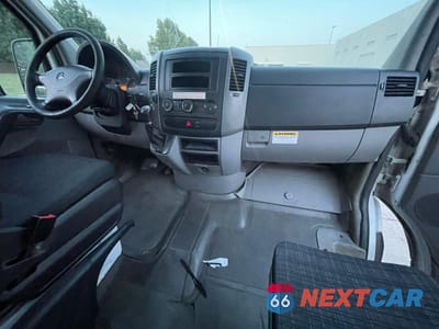Zdjęcie 9 z 10 samochodu: 2016 MERCEDES-BENZ SPRINTER 2500 VIN:WD3PE8DD5GP245609 - miniatura