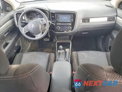 Zdjęcie 8 z 14 samochodu: 2018 MITSUBISHI OUTLANDER ES VIN:JA4AD2A36JZ052754 - miniatura