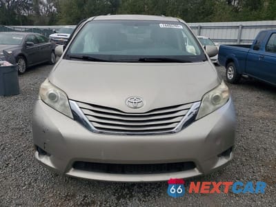 Piąte zdjęcie samochodu w środku: 2017 TOYOTA SIENNA LE VIN:5TDKZ3DC5HS887558 - miniatura