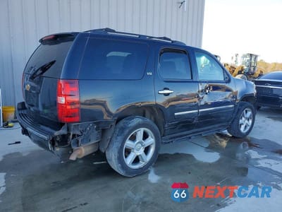 Trzecie zdjęcie samochodu z tyłu: 2013 CHEVROLET TAHOE K1500 LTZ VIN:1GNSKCE0XDR110527 - miniatura