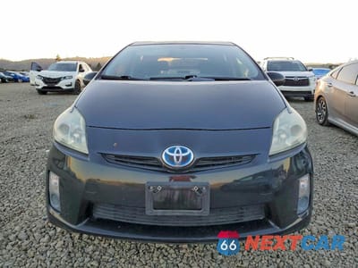 Piąte zdjęcie samochodu w środku: 2005 TOYOTA PRIUS VIN:JTDKN3DU1A0164450 - miniatura