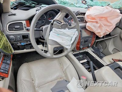 Zdjęcie 8 z 14 samochodu: 2013 CHEVROLET TAHOE C1500 LTZ VIN:1GNSCCE03DR256796 - miniatura