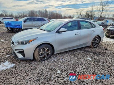 2019 KIA FORTE LXS 3KPF24AD4KE023580 - główne zdjęcie licytacji z USA - miniatura