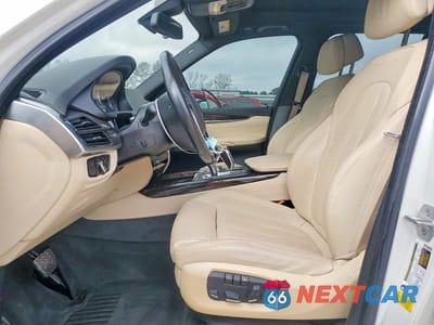 Zdjęcie 7 z 12 samochodu: 2017 BMW X5 SDRIVE35I VIN:5UXKR2C57H0U19071 - miniatura