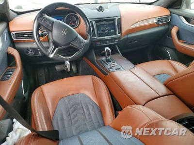 Zdjęcie 8 z 14 samochodu: 2017 MASERATI LEVANTE LUXURY VIN:ZN661XUL5HX256477 - miniatura