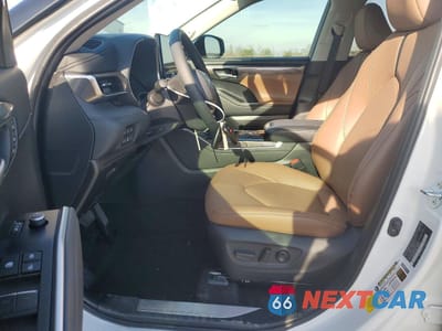 Zdjęcie 7 z 13 samochodu: 2025 TOYOTA HIGHLANDER HYBRID XLE VIN:5TDKBRCH8SS648596 - miniatura