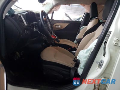 Zdjęcie 7 z 12 samochodu: 2016 JEEP RENEGADE LATITUDE VIN:ZACCJABT0GPE33541 - miniatura