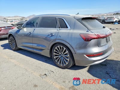 Drugie zdjęcie samochodu z przodu: 2019 AUDI E-TRON PRESTIGE VIN:WA1VABGE7KB017704 - miniatura