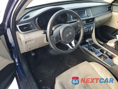 Zdjęcie 8 z 12 samochodu: 2017 KIA OPTIMA LX VIN:5XXGT4L36HG128613 - miniatura