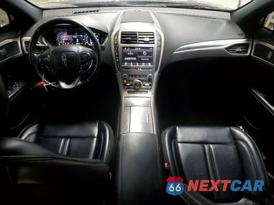 Zdjęcie 8 z 13 samochodu: 2019 LINCOLN TOWNHOUSE MKZ VIN:3LN6L5A94KR617640 - miniatura