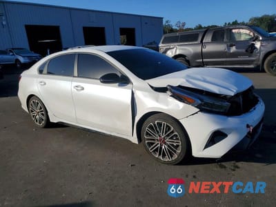 Czwarte zdjęcie samochodu z boku: 2024 KIA FORTE GT VIN:3KPF44AC2RE782580 - miniatura