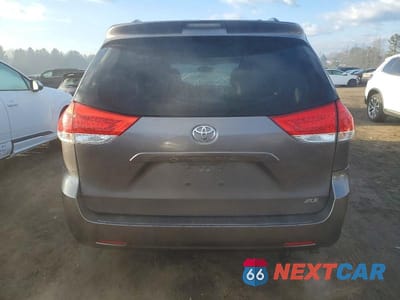 Zdjęcie 6 z 13 samochodu: 2011 TOYOTA SIENNA XLE VIN:5TDYK3DC8BS091571 - miniatura