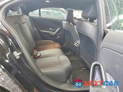 Zdjęcie 10 z 12 samochodu: 2025 MERCEDES-BENZ CLA 250 4MATIC VIN:W1K5J4HB2SN531647 - miniatura