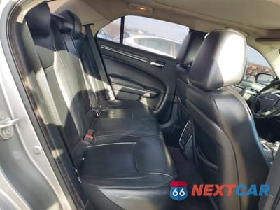 Zdjęcie 10 z 12 samochodu: 2016 CHRYSLER 300 LIMITED VIN:2C3CCAAG7GH268429 - miniatura