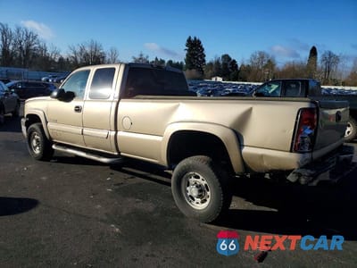 Drugie zdjęcie samochodu z przodu: 2004 CHEVROLET SILVERADO C2500 HEAVY DUTY VIN:1GCHC29G94E131734 - miniatura