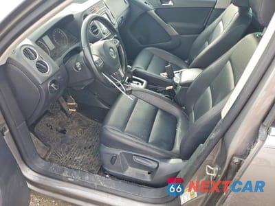 Zdjęcie 7 z 12 samochodu: 2011 VOLKSWAGEN TIGUAN S VIN:WVGBV7AX1BW552908 - miniatura
