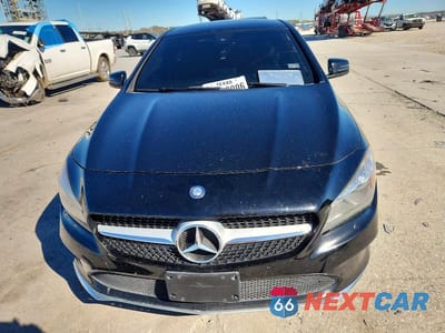Piąte zdjęcie samochodu w środku: 2018 MERCEDES-BENZ CLA 250 4MATIC VIN:WDDSJ4GB2JN513278 - miniatura