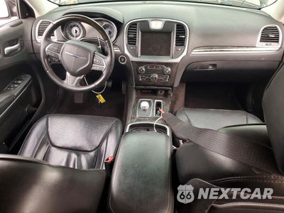 Zdjęcie 8 z 13 samochodu: 2016 CHRYSLER 300C VIN:2C3CCAEG3GH343430 - miniatura