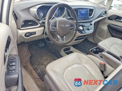 Zdjęcie 8 z 13 samochodu: 2017 CHRYSLER PACIFICA TOURING L VIN:2C4RC1BG6HR608265 - miniatura