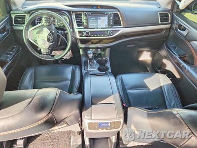 Zdjęcie 8 z 14 samochodu: 2016 TOYOTA HIGHLANDER XLE VIN:5TDJKRFH1GS282043 - miniatura