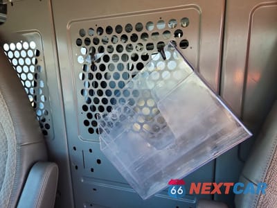 Zdjęcie 10 z 14 samochodu: 2017 GMC SAVANA 2500 UTILITY / SERVICE VAN VIN:1GTW7AFF4H1911008 - miniatura