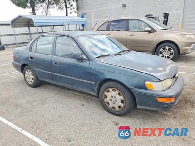 Czwarte zdjęcie samochodu z boku: 1997 TOYOTA COROLLA VIN:1NXBA02E6VZ529253 - miniatura