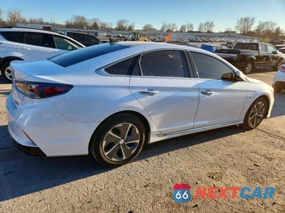 Trzecie zdjęcie samochodu z tyłu: 2019 HYUNDAI SONATA HYBRID VIN:KMHE34L31KA087989 - miniatura