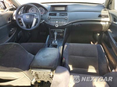 Zdjęcie 8 z 12 samochodu: 2008 HONDA ACCORD LX VIN:1HGCP26318A075562 - miniatura