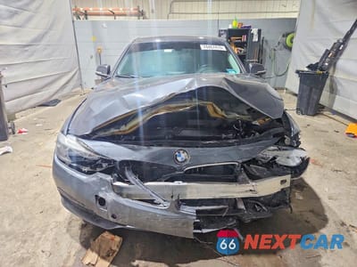 Piąte zdjęcie samochodu w środku: 2016 BMW 320 XI VIN:WBA8E5G52GNU20565 - miniatura