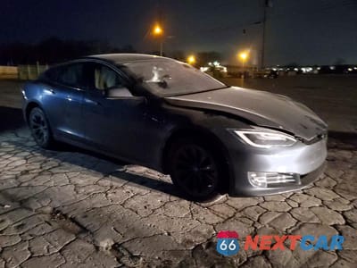 Czwarte zdjęcie samochodu z boku: 2018 TESLA MODEL S VIN:5YJSA1E27JF244737 - miniatura