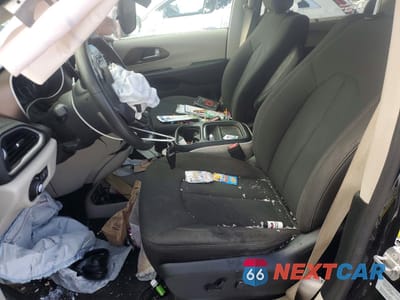 Zdjęcie 7 z 13 samochodu: 2017 CHRYSLER PACIFICA TOURING L VIN:2C4RC1BG3HR823859 - miniatura