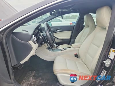 Zdjęcie 7 z 11 samochodu: 2015 MERCEDES-BENZ CLA 250 VIN:WDDSJ4EB3FN168448 - miniatura