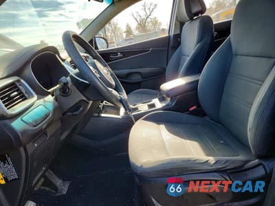 Zdjęcie 7 z 13 samochodu: 2016 KIA SORENTO LX V6 VIN:5XYPG4A58GG103991 - miniatura