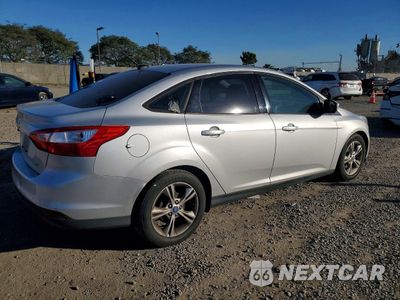 Trzecie zdjęcie samochodu z tyłu: 2013 FORD FOCUS SE VIN:1FADP3F22DL145381 - miniatura