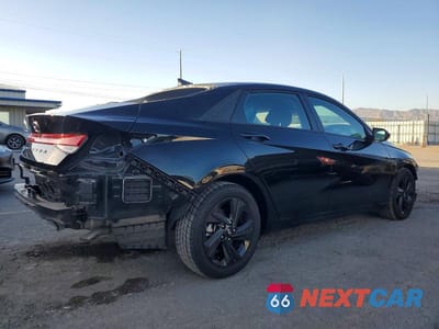 Trzecie zdjęcie samochodu z tyłu: 2022 HYUNDAI ELANTRA SEL VIN:5NPLM4AG6NH083321 - miniatura