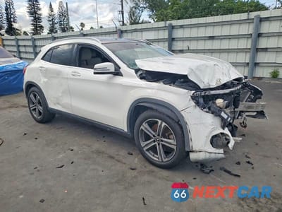 Czwarte zdjęcie samochodu z boku: 2020 MERCEDES-BENZ GLA 250 4MATIC VIN:W1NTG4GB9LU029154 - miniatura