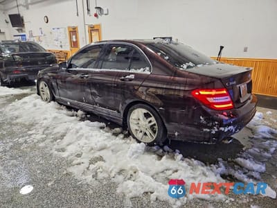 Drugie zdjęcie samochodu z przodu: 2012 MERCEDES-BENZ C 300 4MATIC VIN:WDDGF8BB0CF872096 - miniatura