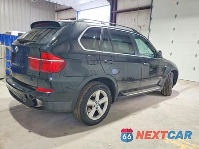 Trzecie zdjęcie samochodu z tyłu: 2013 BMW X5 XDRIVE50I VIN:5UXZV8C51D0C15957 - miniatura