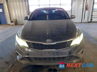 Piąte zdjęcie samochodu w środku: 2019 KIA OPTIMA LX VIN:5XXGT4L35KG377959 - miniatura