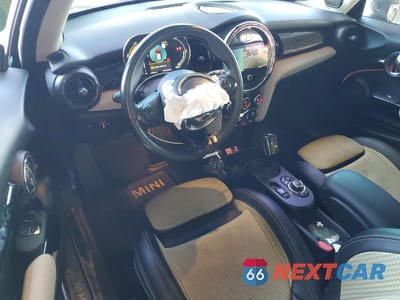 Zdjęcie 8 z 12 samochodu: 2022 MINI COOPER SE VIN:WMW13DJ02N2S08097 - miniatura