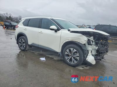 Czwarte zdjęcie samochodu z boku: 2021 NISSAN ROGUE SV VIN:5N1AT3BAXMC844338 - miniatura