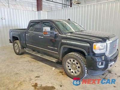 Czwarte zdjęcie samochodu z boku: 2016 GMC SIERRA K2500 DENALI VIN:1GT12UE86GF100213 - miniatura