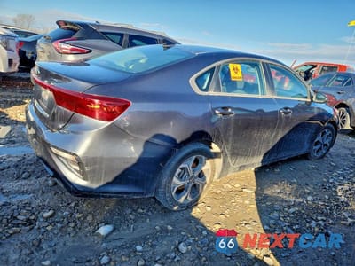 Trzecie zdjęcie samochodu z tyłu: 2020 KIA FORTE FE VIN:3KPF24AD7LE214606 - miniatura